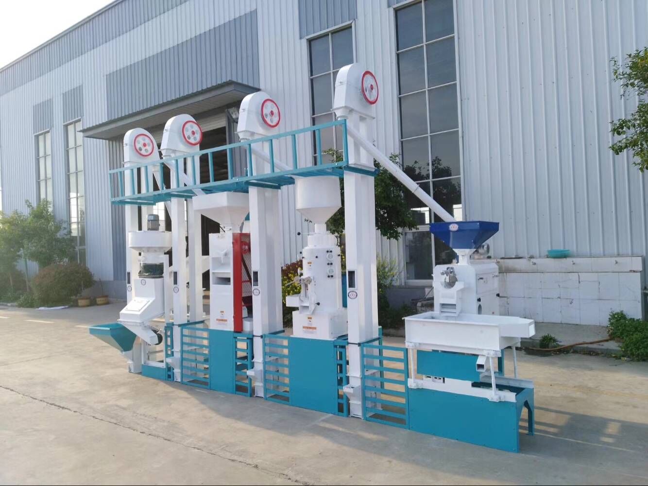 玉米深加工機械如何打破傳統限制實現自動化生產?(圖1) 玉米加工設備